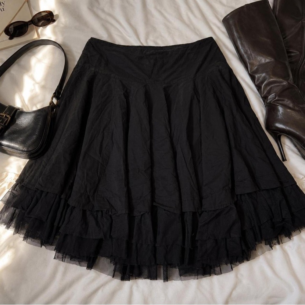 Black Tiered Midi Skirt Y2K Apostrophe size medium black tiered midi skirt